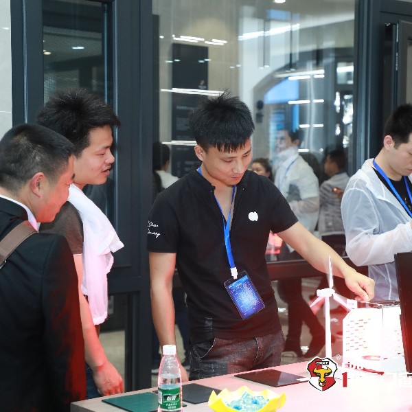 伊盾節(jié)能安全門窗有哪些特性？